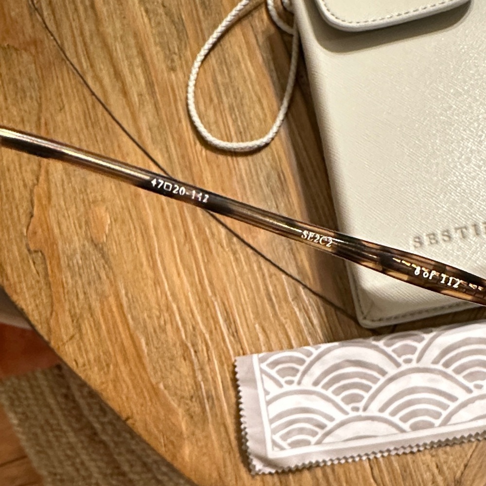 Sestini Sunglasses with Cream Case - Picture 7 of 10
